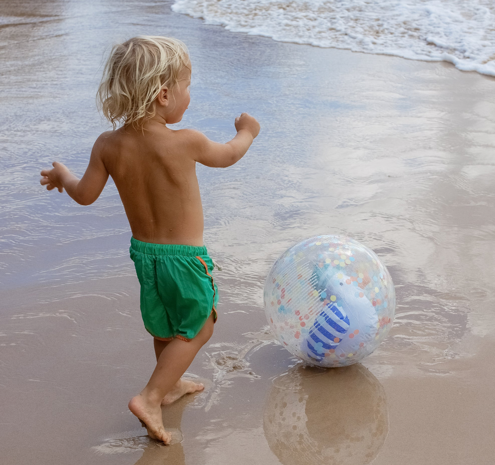 Sunnylife Ballon de plage gonflable 3D - The seagull blue stripe