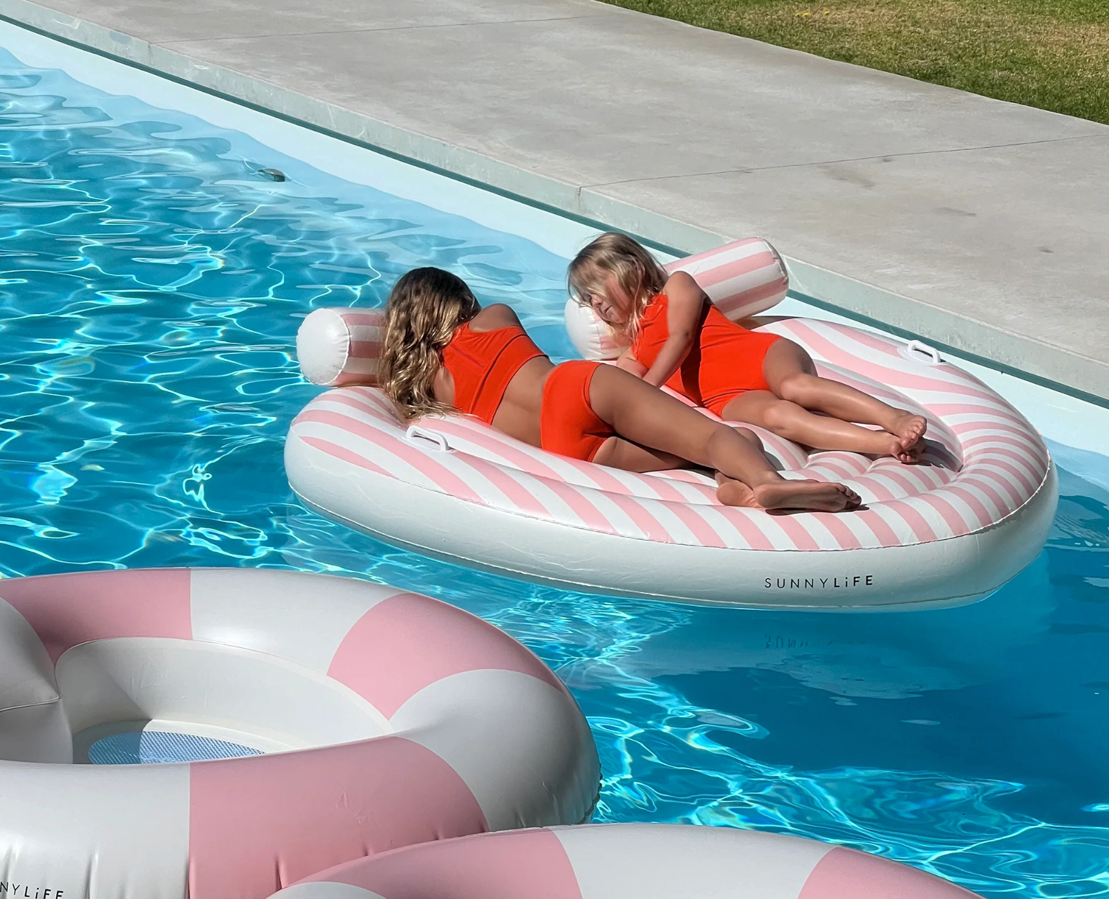 Sunnylife Bouée enfant - Coeur double