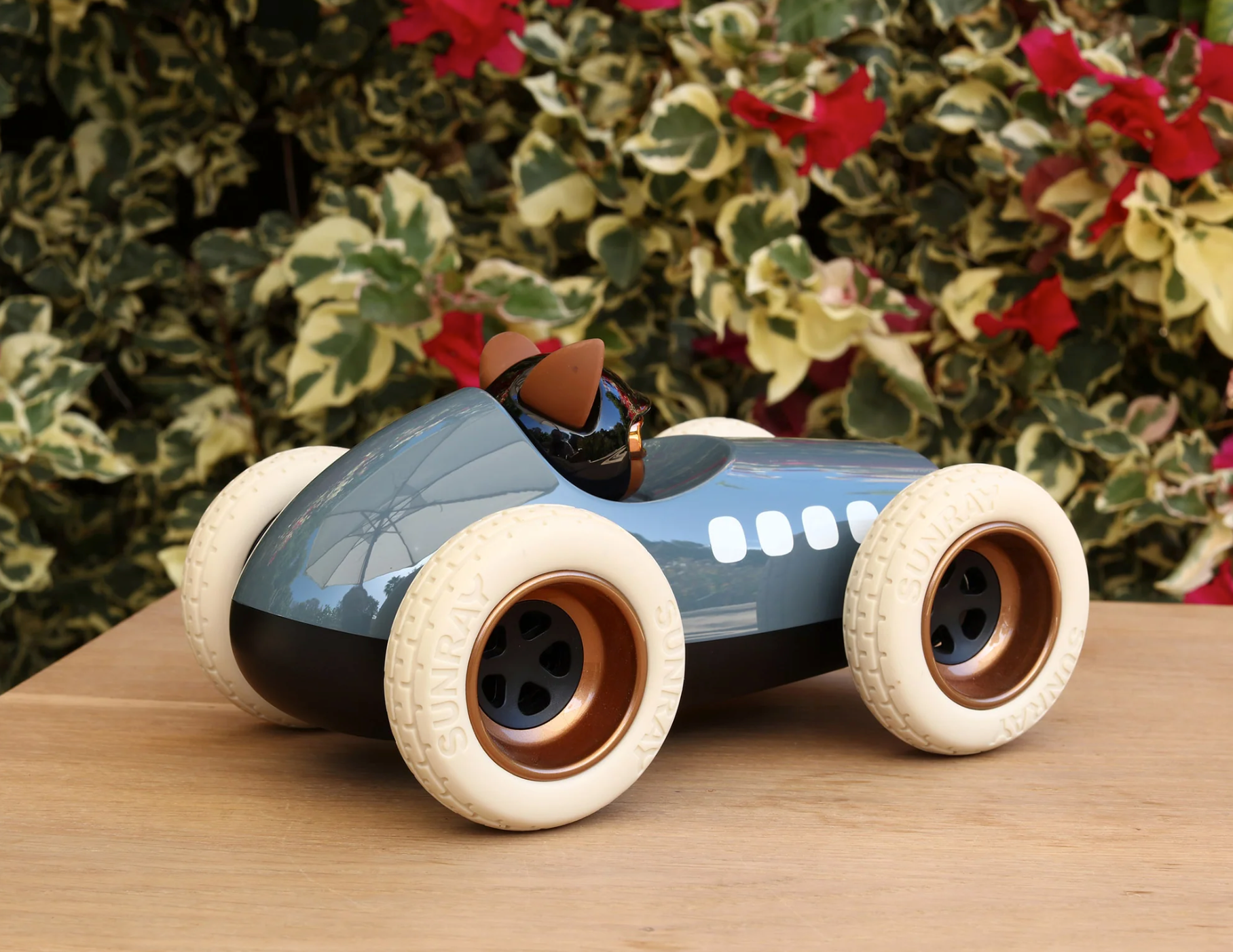 Voiture Egg Carlos - Gris