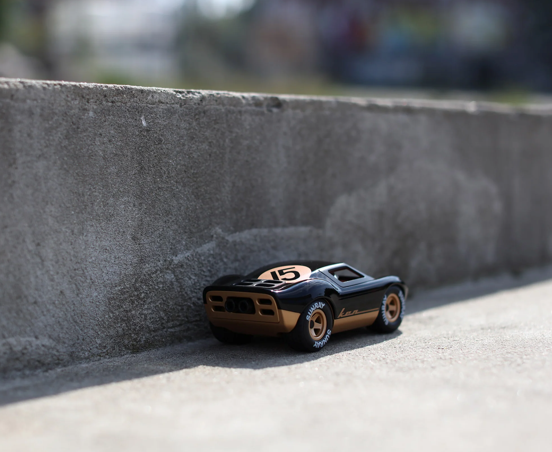 Voiture mini Ken Cave - Noir/Or