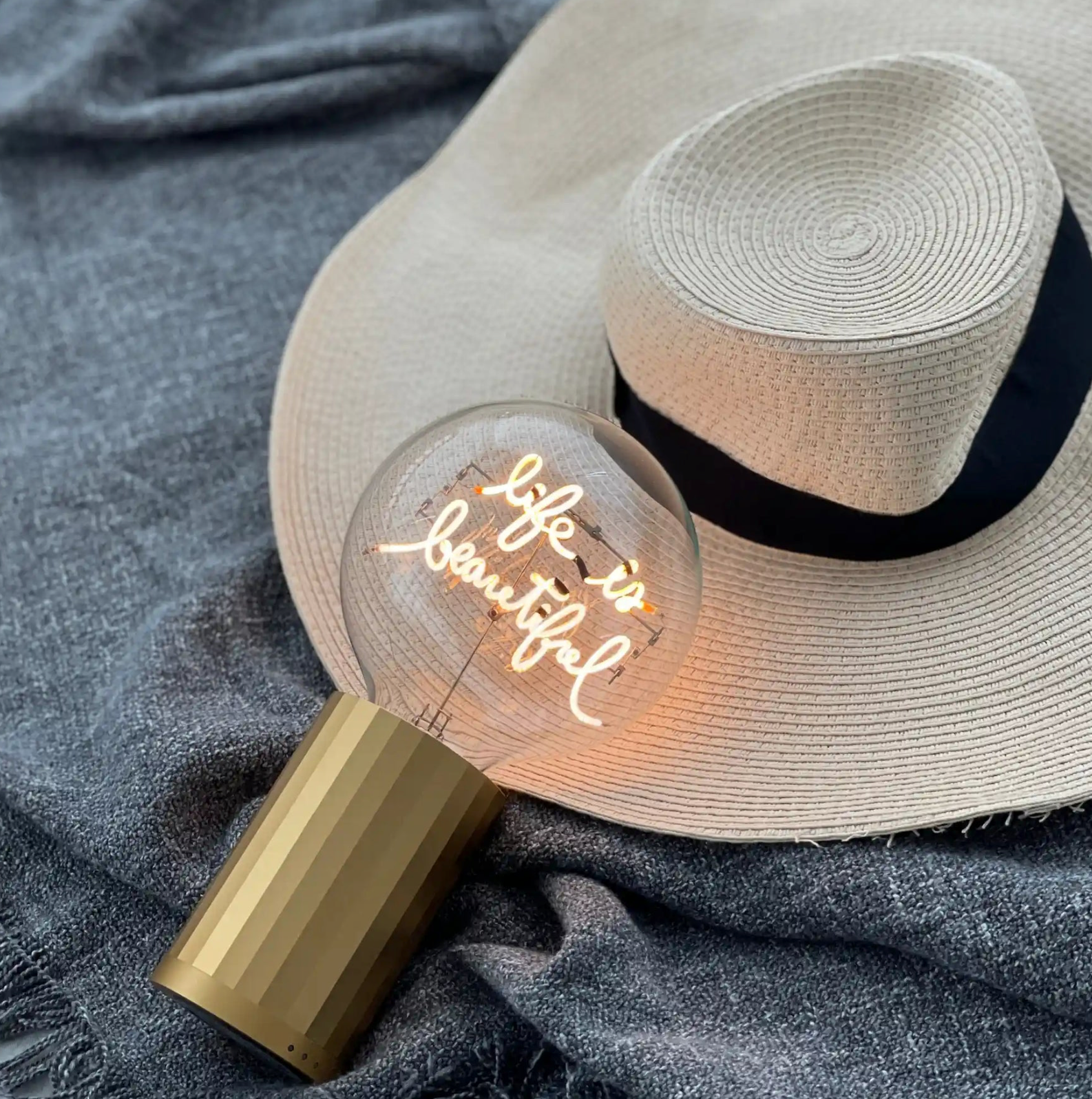 Ampoule Life is beautiful pour socle portable sans fil