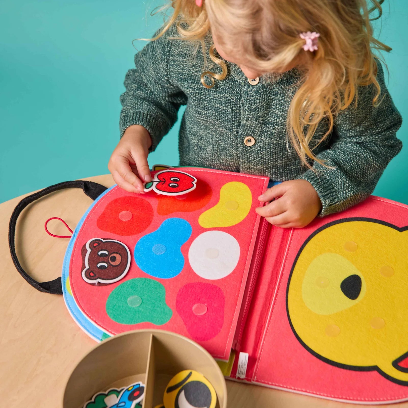 OMY Kit de jeux Montessori - Shapes and colors