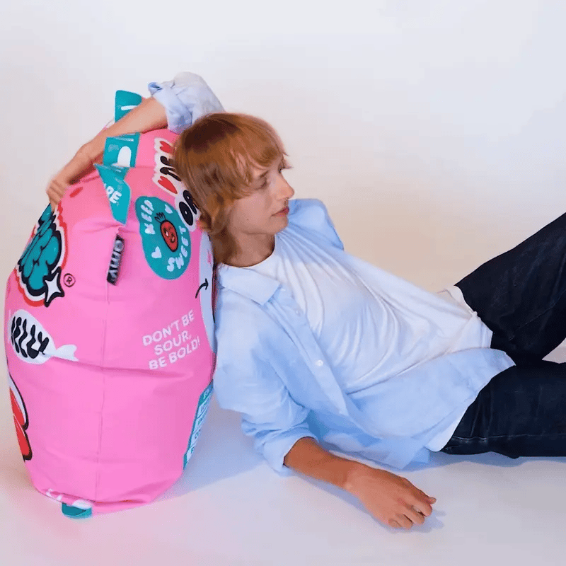 OMY Coussin géant gonflable - Strawbies