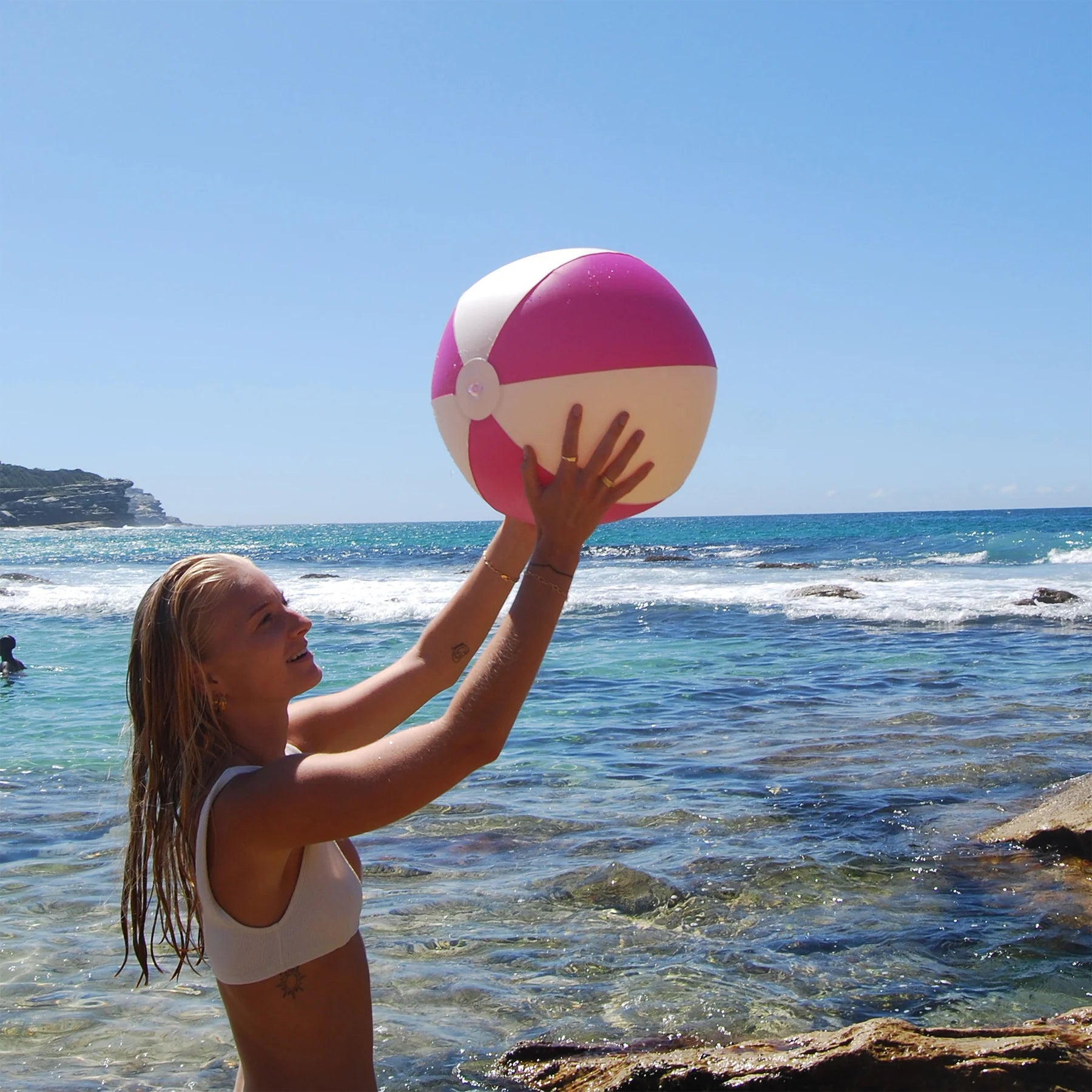 Sunnylife Ballon de plage gonflable rayures