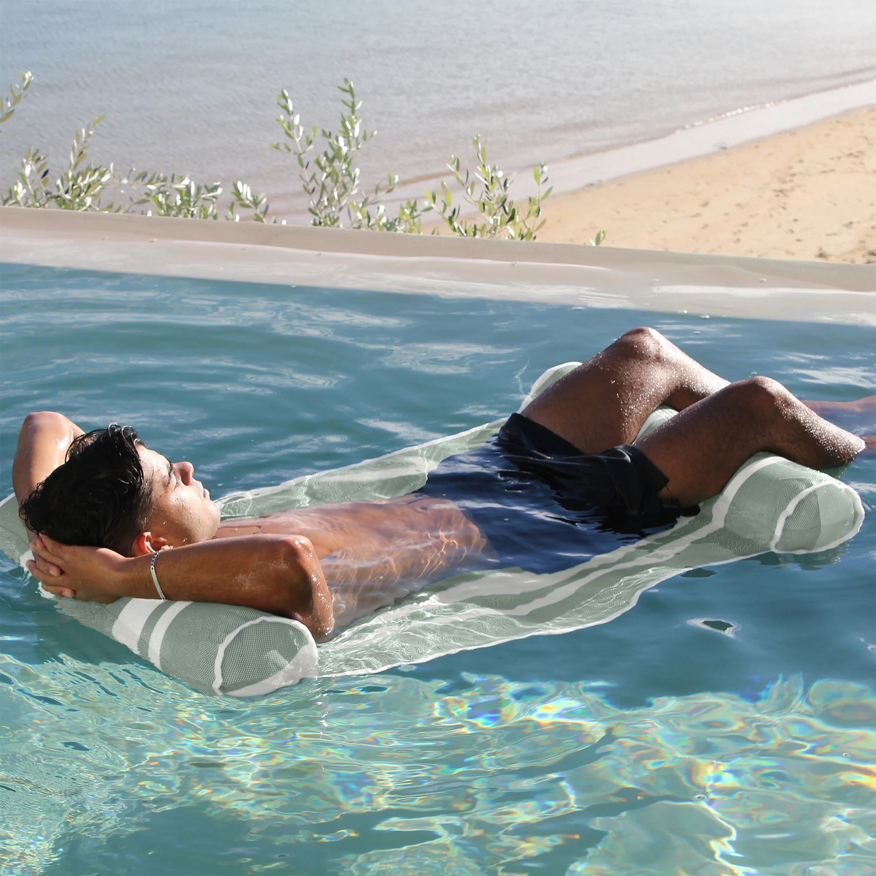 Sunnylife Hamac flottant à rayures