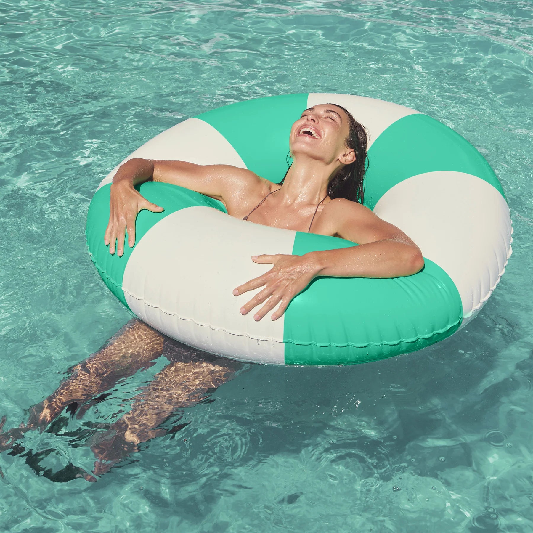 Sunnylife Bouée gonflable XL - Rayures