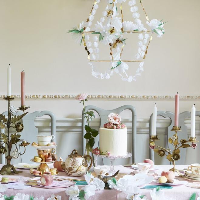 CHANDELIER FLEURS BLANCHES