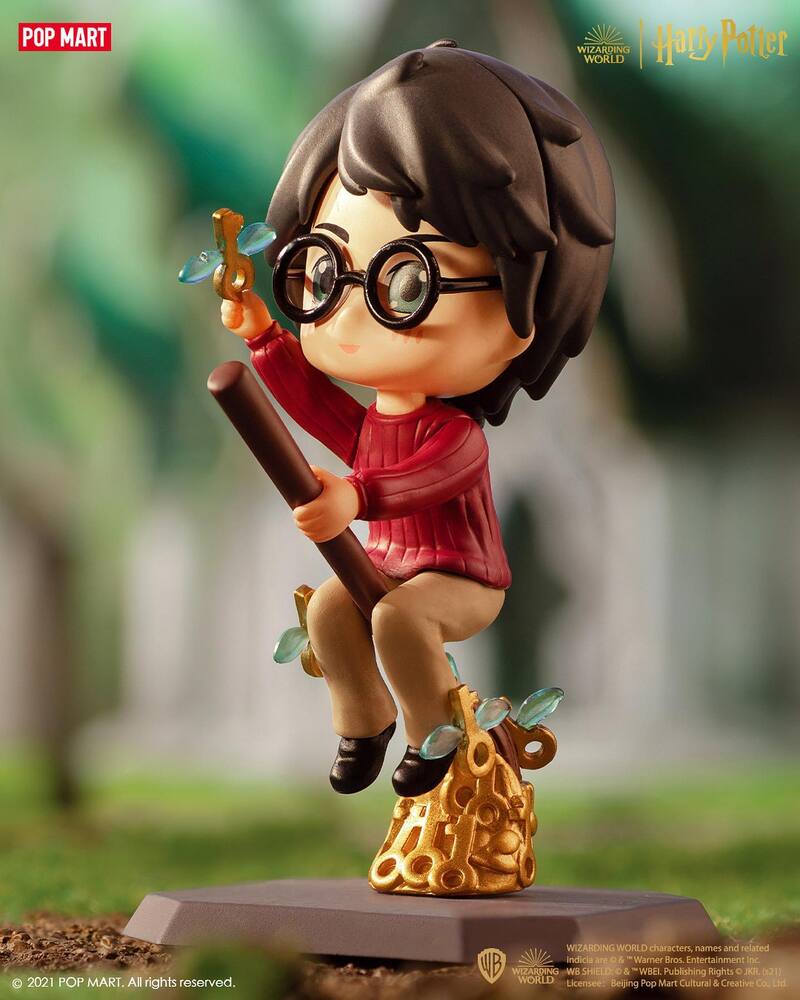 FIGURINE HARRY POTTER SORCERER