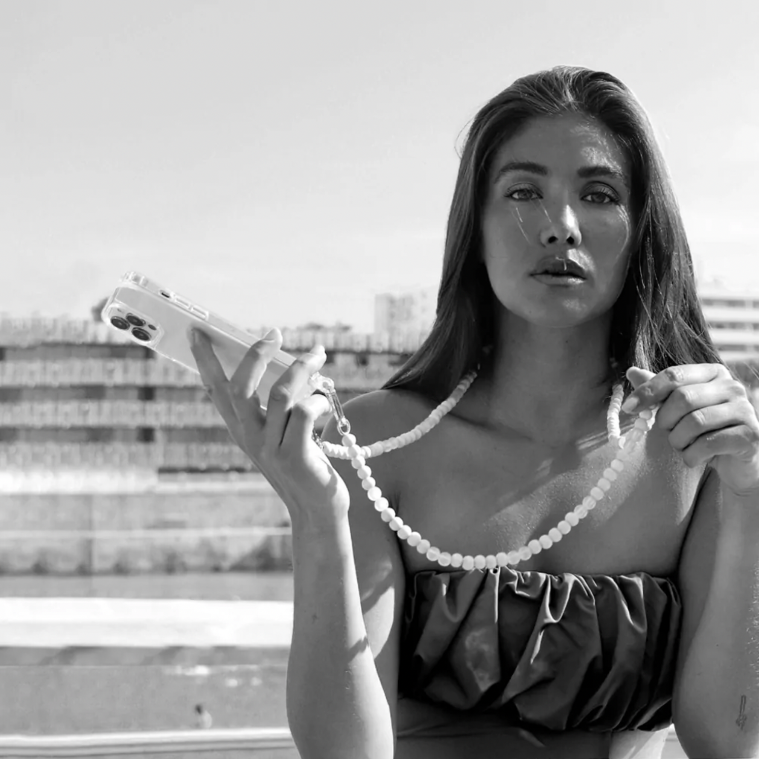 La chaîne de téléphone en perles: l’accessoire tendance 