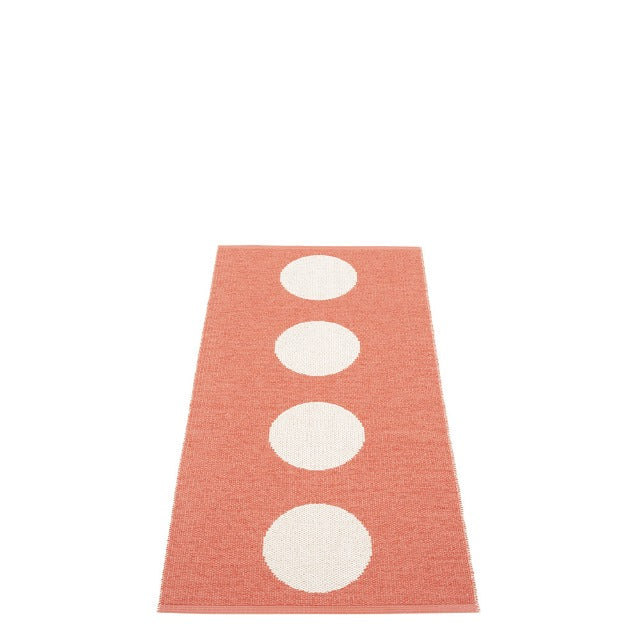 Pappelina Tapis Vera flamingo 70 x 150 cm