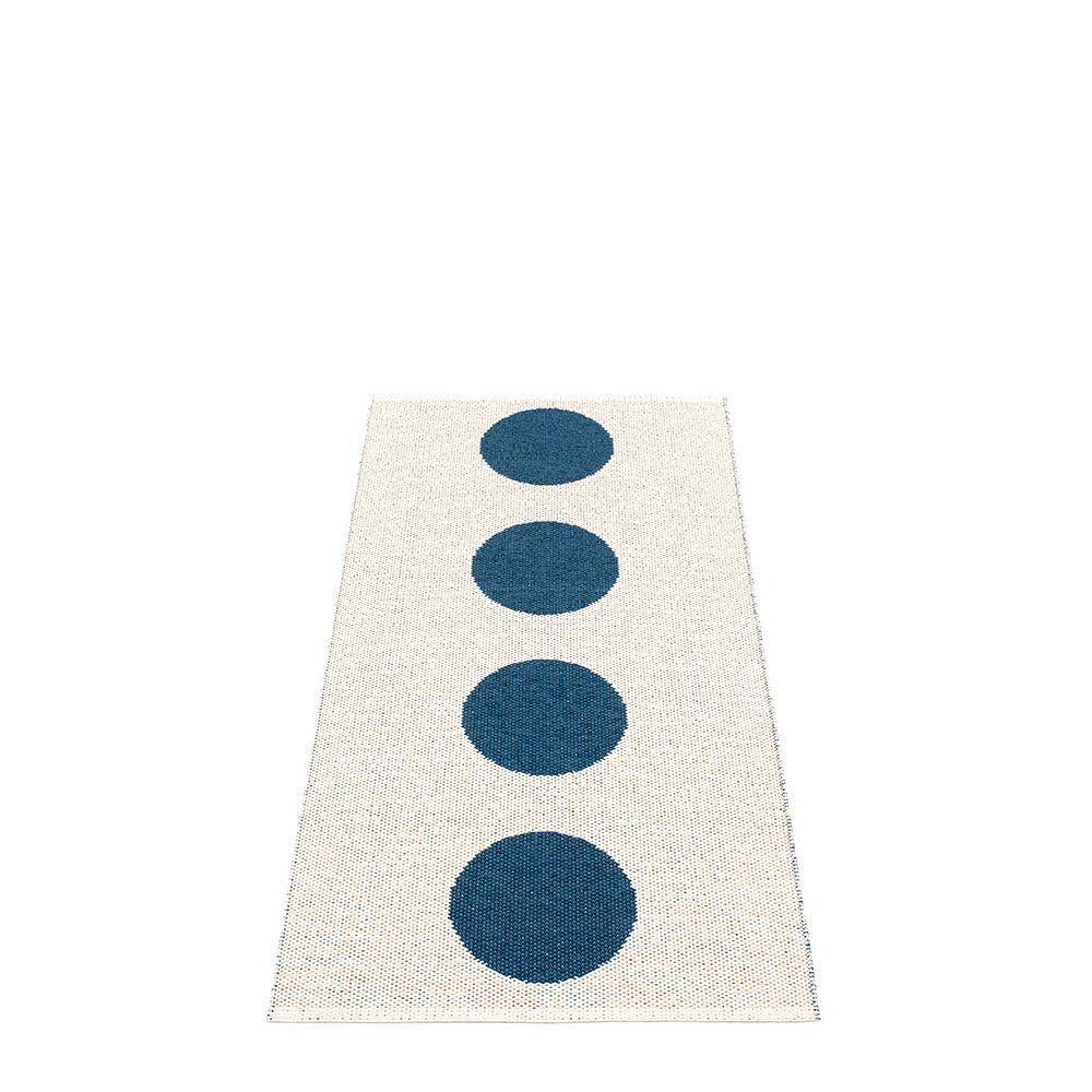Pappelina Tapis Vera bleu 70 x 150 cm