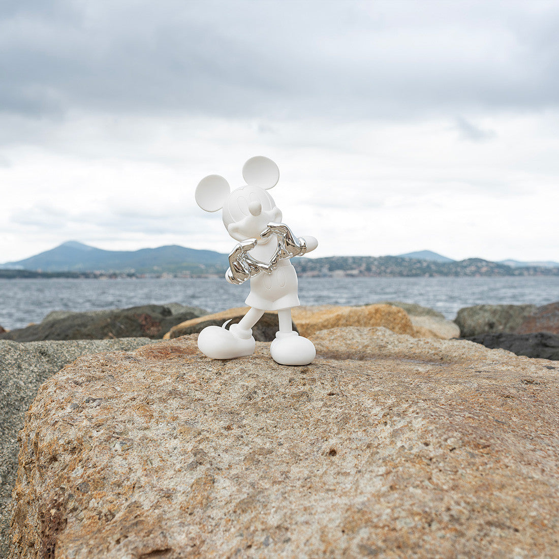 Leblon Delienne Mickey with Love par Kelly Hoppen blanc h.30 cm