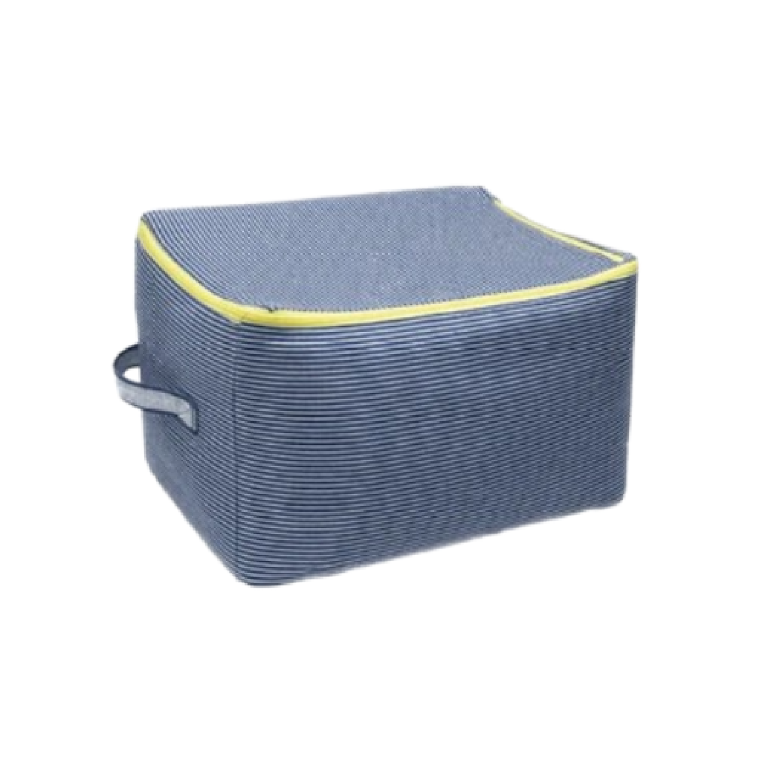 La house case SS26 Denim de Bensimon, de couleur marine a pour motifs des rayure serré bleu marine. Elle possède une fermeture zippée  et est pensée pour ranger et protéger vêtements, accessoires ou objets du quotidien.