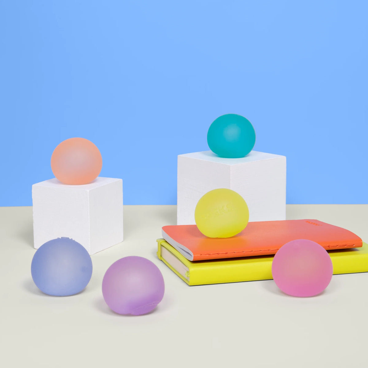 6 mini balles anti stress Speks Gump