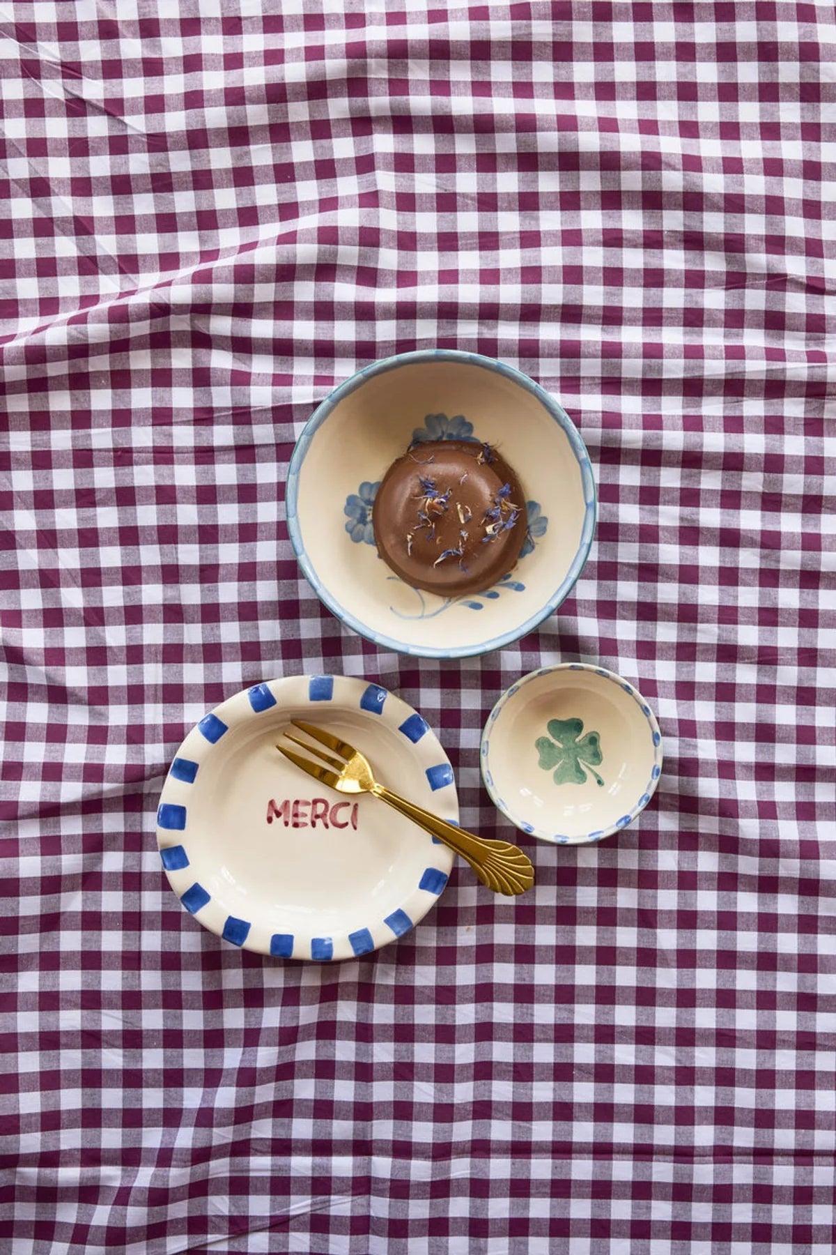 Assiette céramique peinte à la main - merci