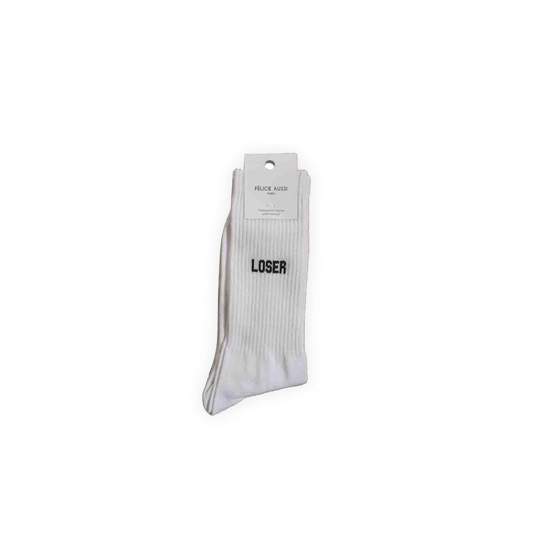 Paire de chaussettes blanches avec lettrage noir : "Loser"