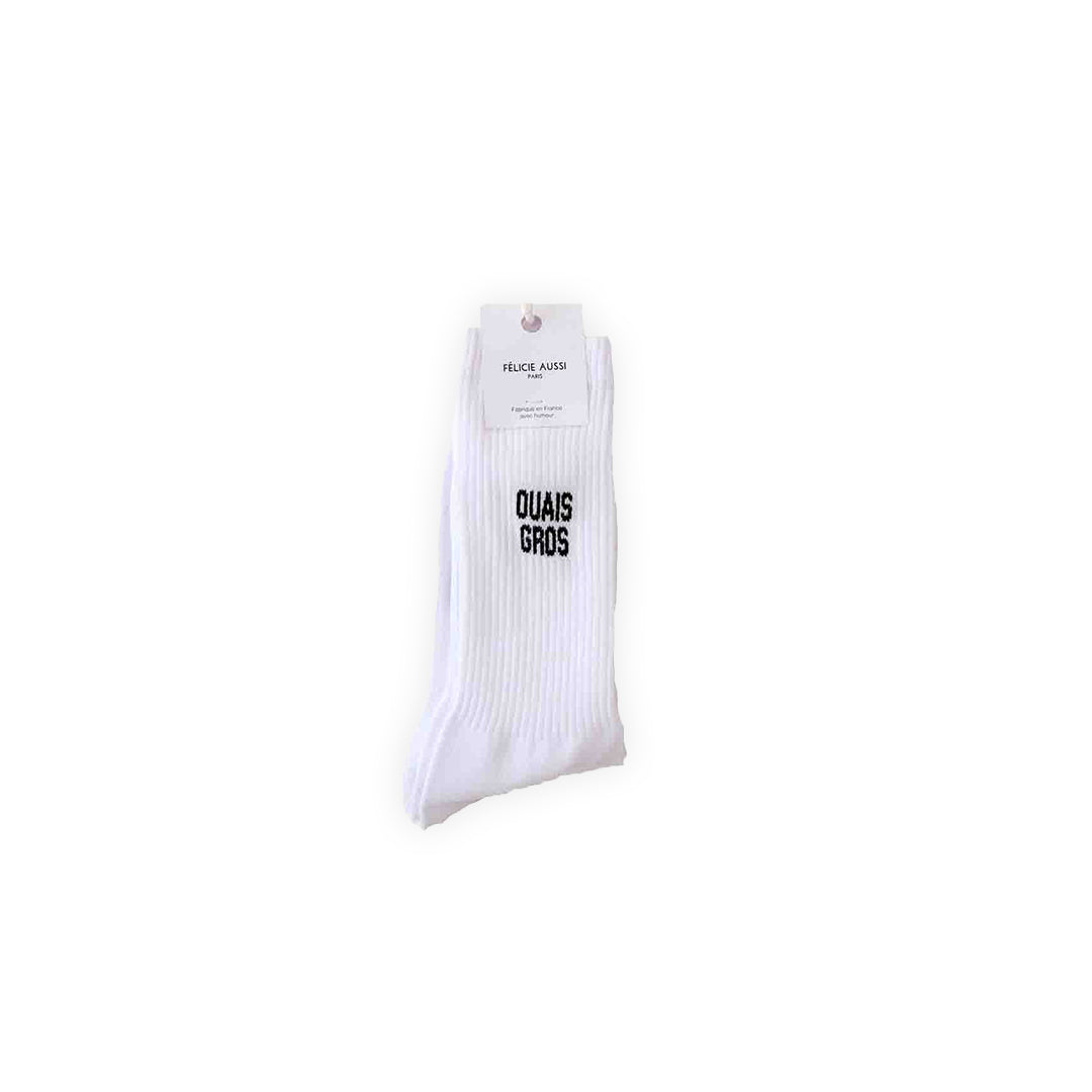 Paire de chaussettes blanches avec lettrage noir : "Ouais gros"