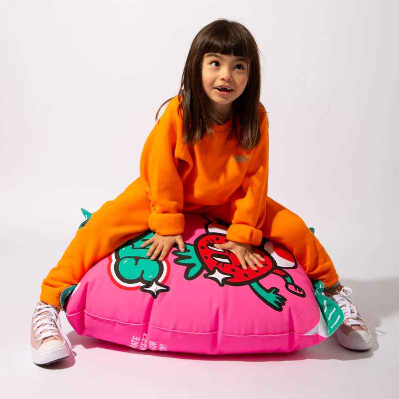 OMY Coussin géant gonflable - Strawbies
