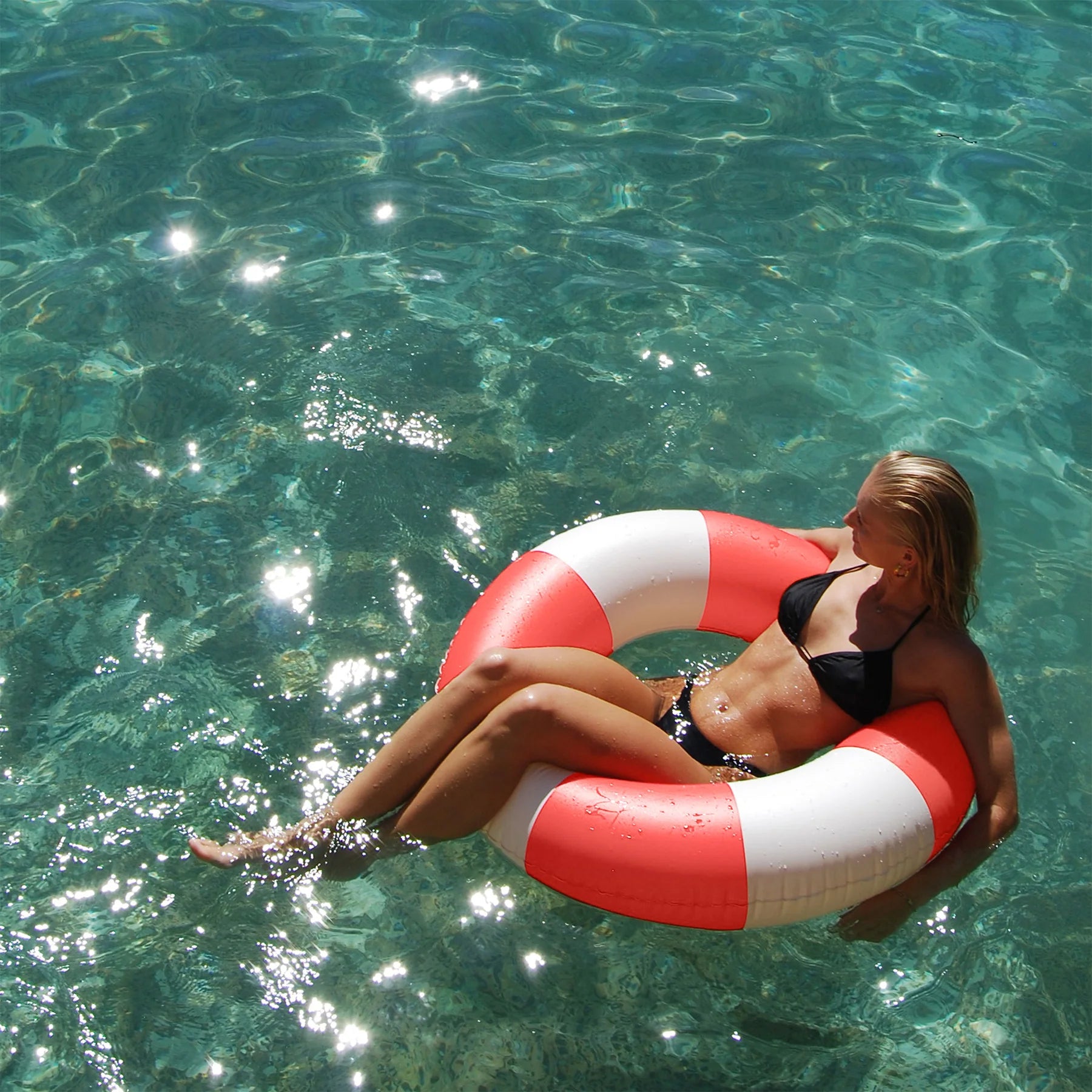 Sunnylife Bouée gonflable XL - Rayures