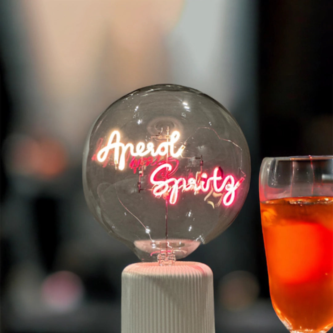 Socle Pop Nomad avec ampoule MITB PORTABLE™ en intérieur