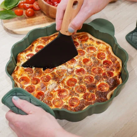 Le formidable plat à tarte avec couteau