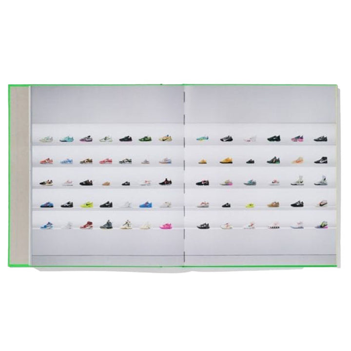 Livre deco Virgil Abloh x Nike Something s off Bathroom Graffiti